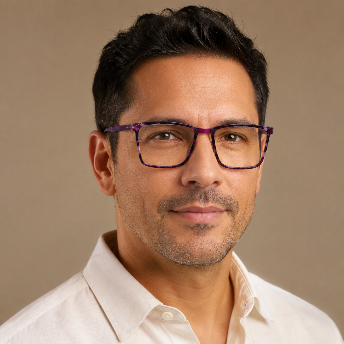Hombre usando Hamburg — Acetato premium
