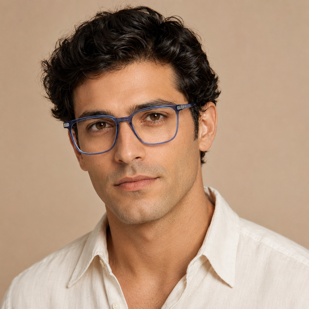 Hombre usando Santorini — Acetato premium